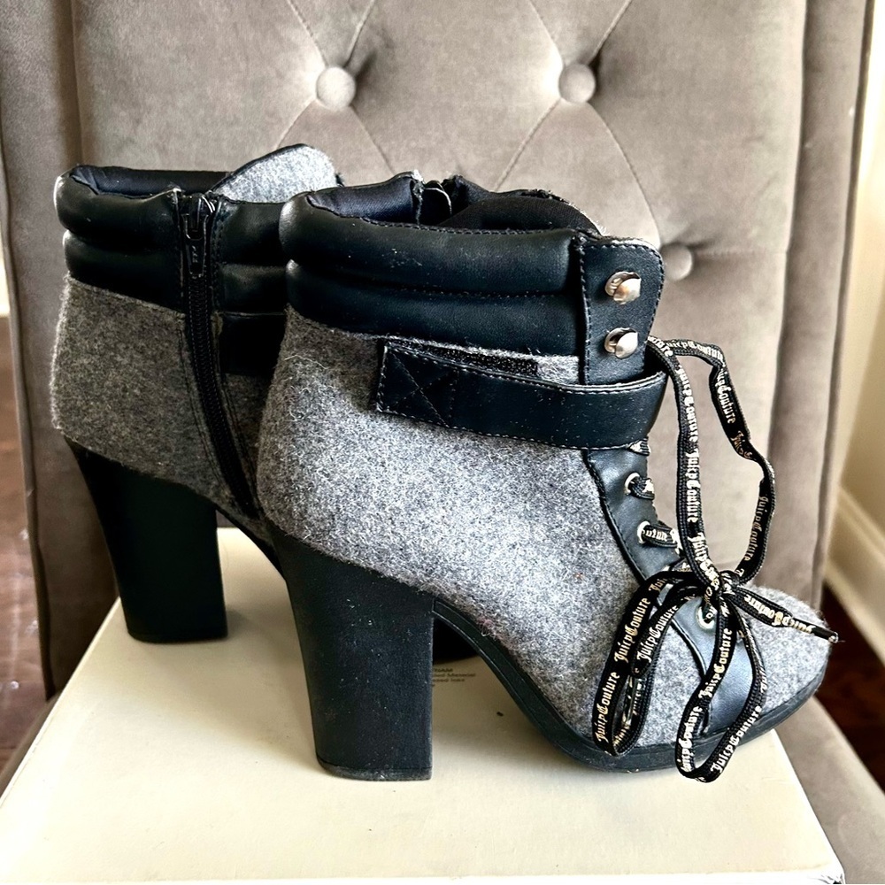🔻Juicy Couture Black and Gray Ankle Boots Lace Up Block Heels | Sz. 6
